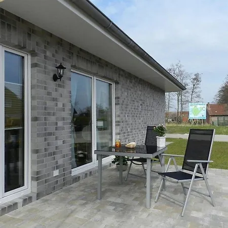 Gesamte In Burhave Mit Eigener Terrasse Apartment