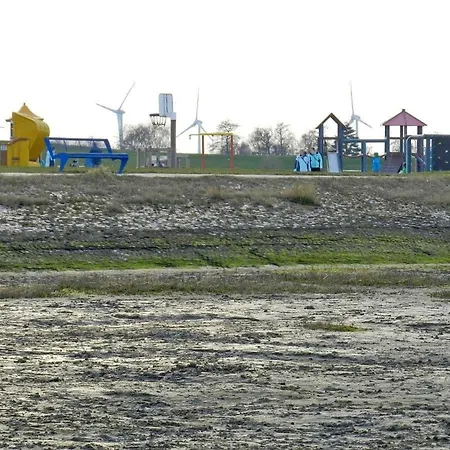 Gesamte In Burhave Mit Eigener Terrasse